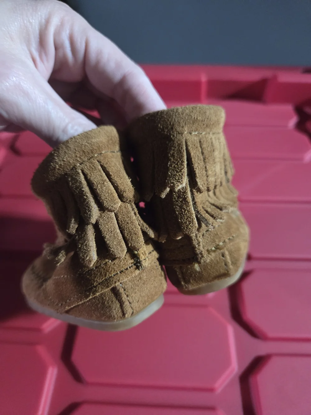 Minnetonka Infant Suede Fringe Moccasins - Brown Size 1